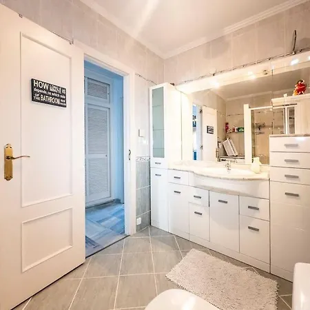 105 - Duplex With Views,