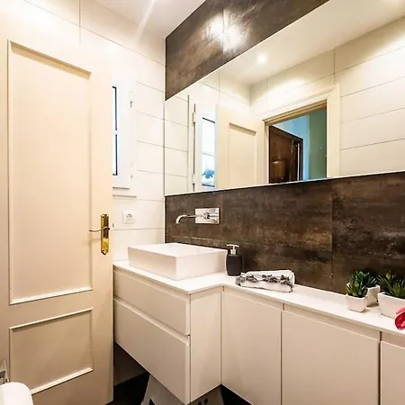 105 - Duplex With Views, Apartament